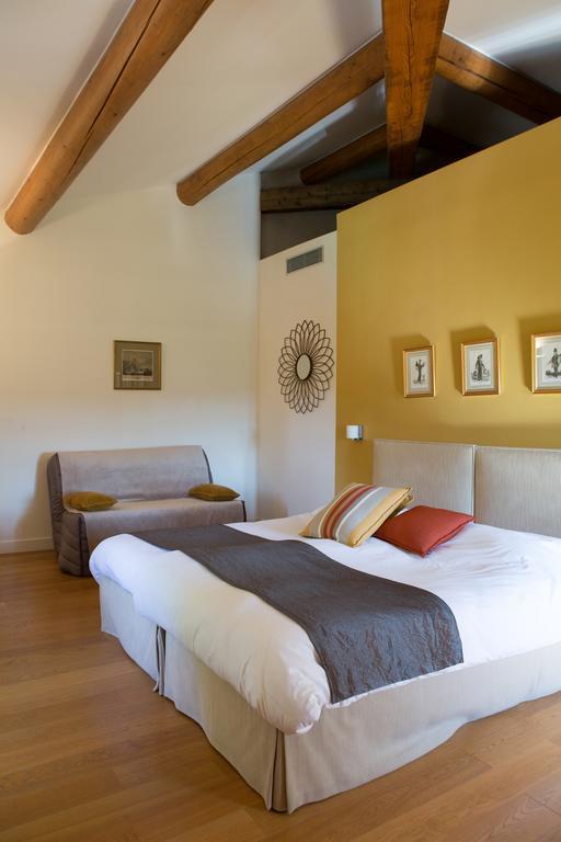 Espace De L'Hers Châteauneuf-du-Pape Buitenkant foto